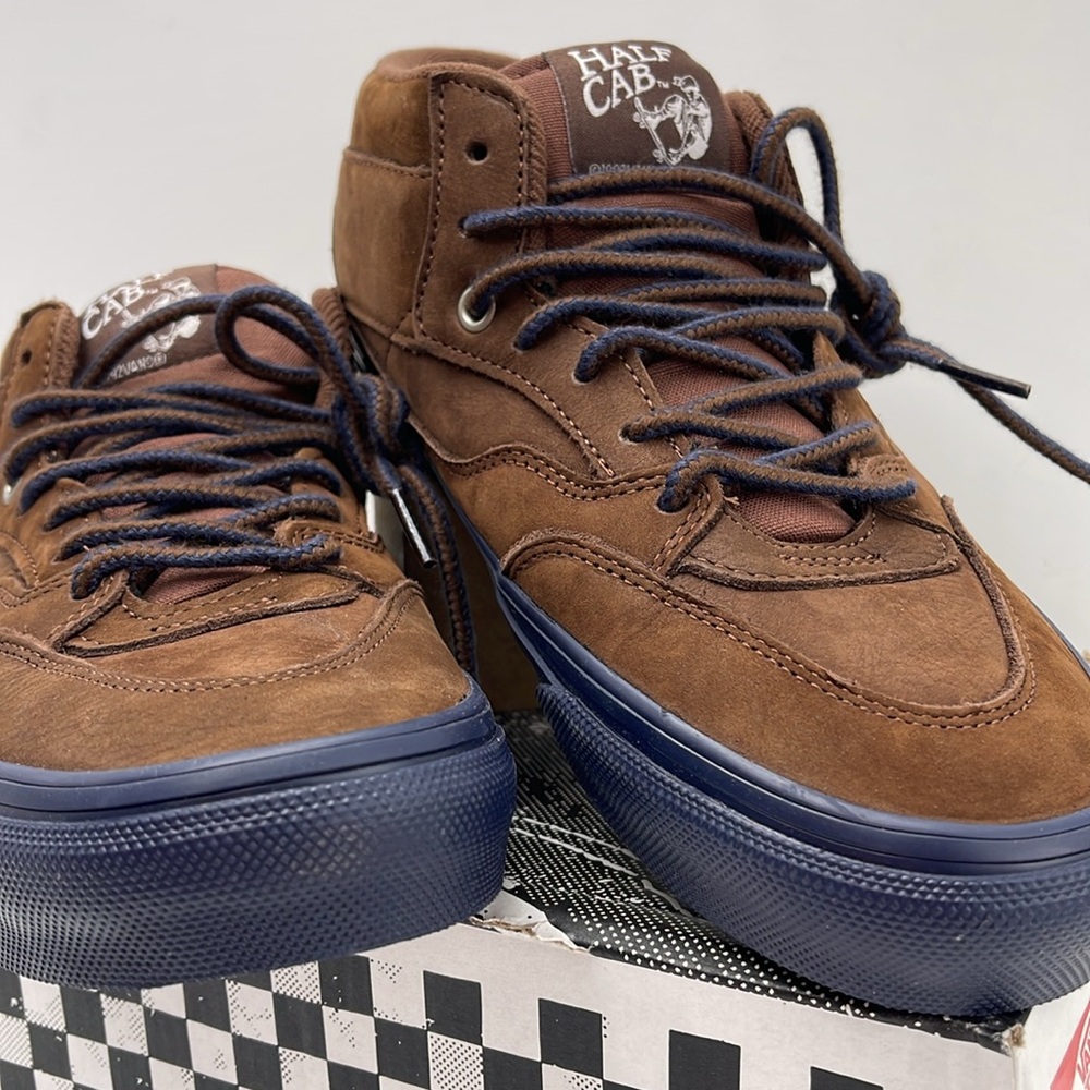 Vans Men’s Skate Half Cab
Nick Michel Brown/Navy
VN0A5KYABF1
Sneakers - Picture 6 of 16